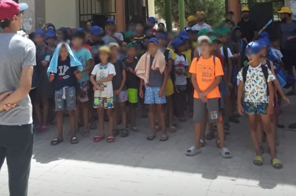 حرائق الغابات بإفران وأزرو تدفع وزارة الشباب والثقافة والتواصل إلى إخلاء مخيم بنصميم