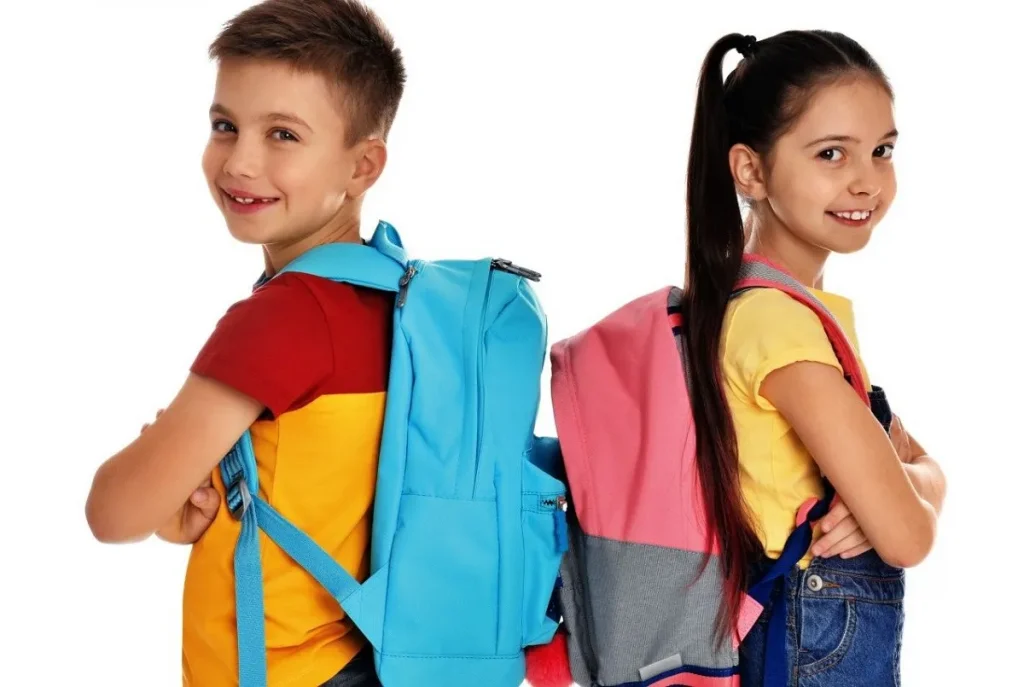 وزارة الصناعة تنفي وجود نقص الحقائب المدرسية بالمغرب