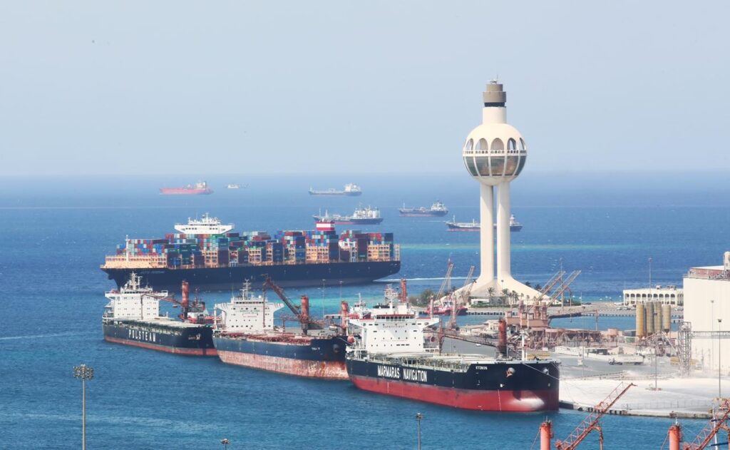 مناء جدة يسهم ب6 خطوط ملاحية لتعزيز حركة التجارة مع المغرب