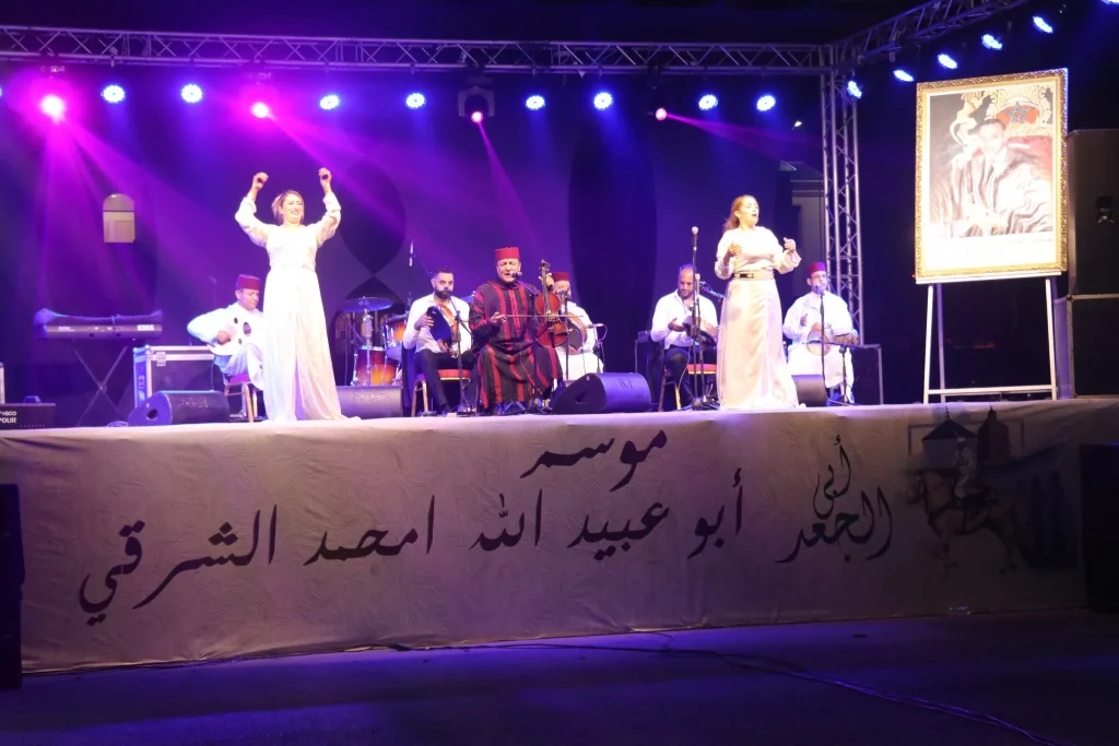 الأغنبية الشعبية تتألق بموسم سيدي بوعبيد الشرقي