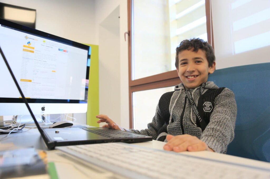 ايدر مطيع أحد الأربعة الأوائل في أكاديمية لندن في مجال البرمجة