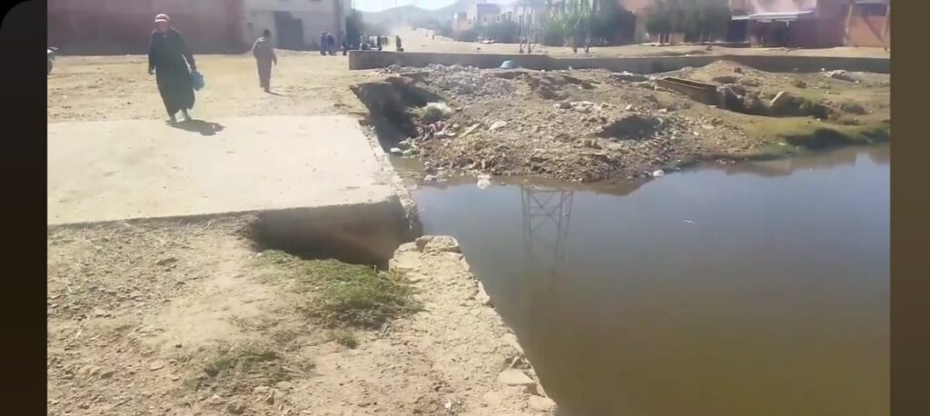 غياب حواجز وقائية لقنطرة بمريرت يهدد سلامة العابرين عبرها