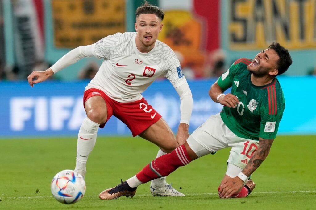مونديال 2022.. المنتخب المكسيكي يتعادل مع نظيره البولندي