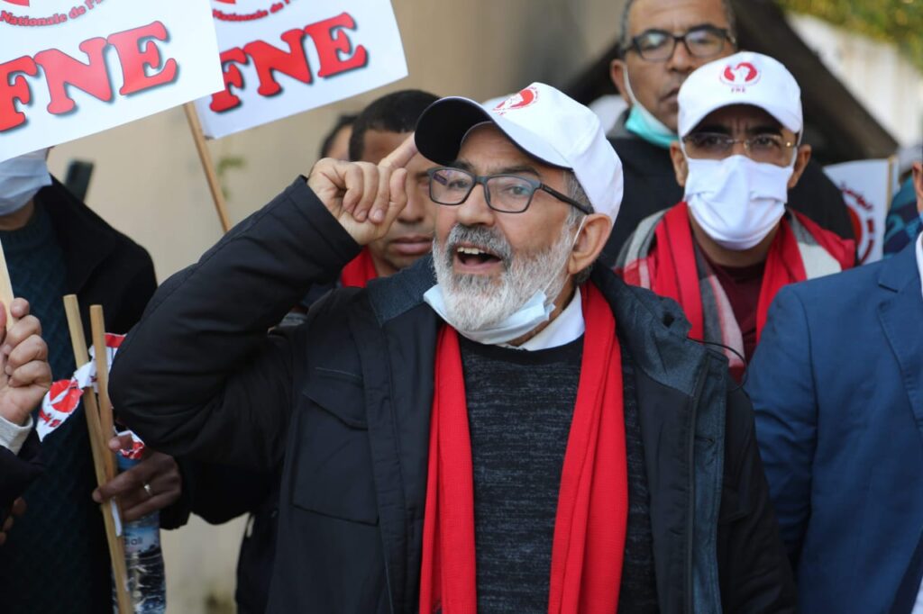 نقابة تجمد عضوية أحد أعضاءها لمشاركته في حراسة مباريات التعليم