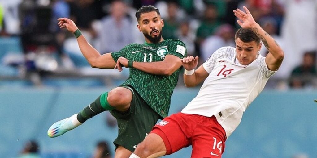 السعودية تتعثر أمام بولاندا بهدفين لصفر