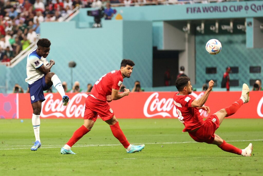 المنتخب الانجليزي يسحق إيران بسداسية