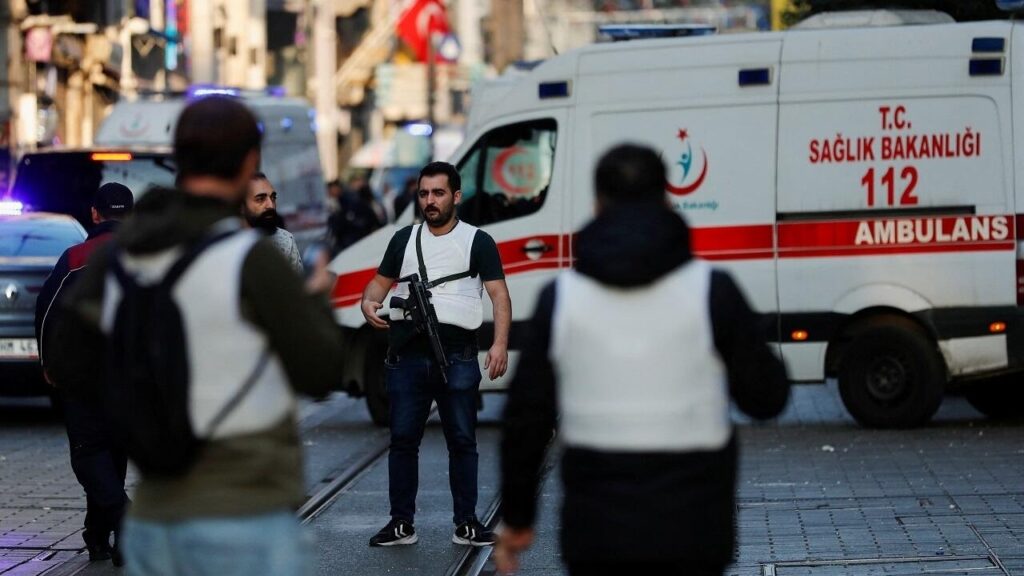 تركيا: قتلى وجرحى في انفجار هز وسط إسطنبول والمغرب يحدث خلية أزمة لمواطنيه