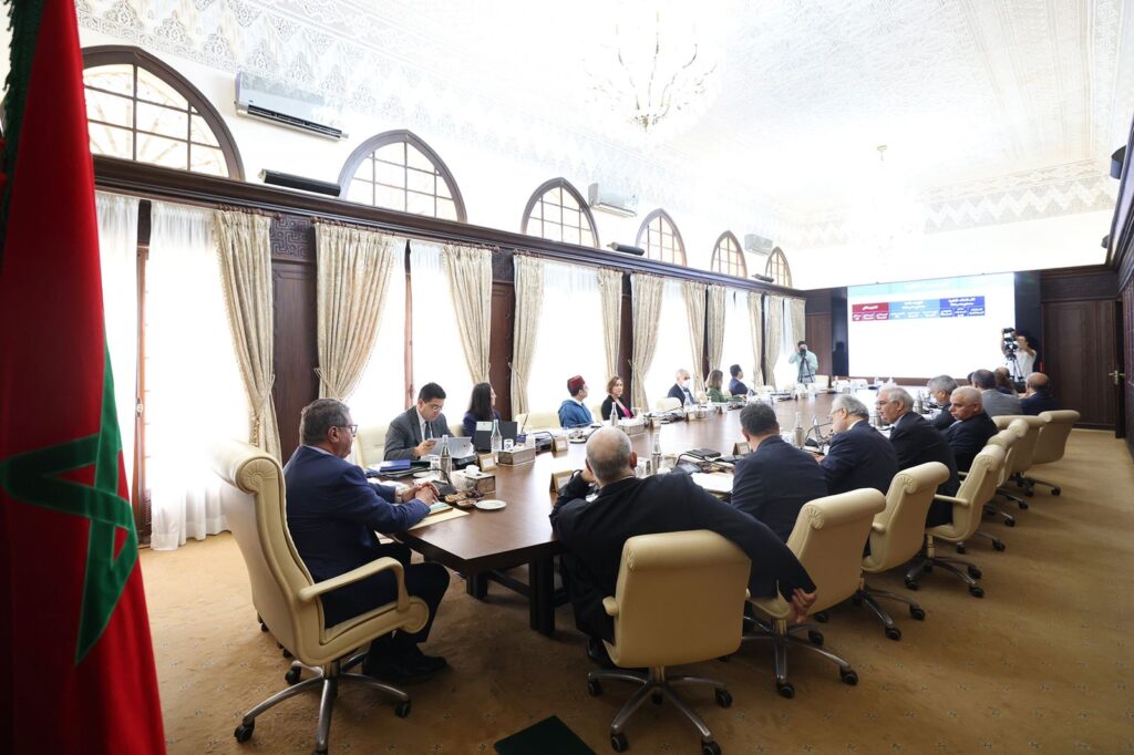 الحكومة تدرس تمديد حالة الطوارئ الصحية بالمملكة