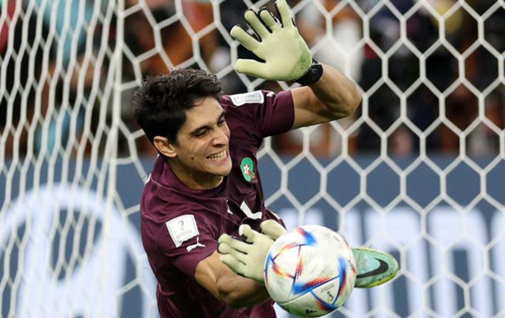 بونو يحجز المركز الثالث في لائحة افضل حراس المرمى في العالم