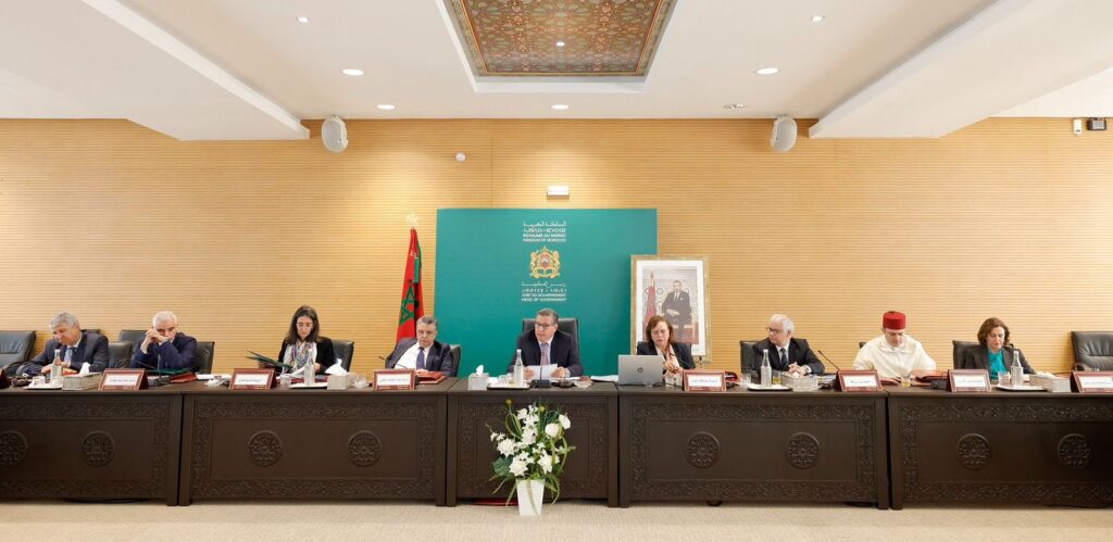 رئيس الحكومة يترأس الاجتماع الأول للجنة الوطنية للمساواة بين الجنسين وتمكين المرأة