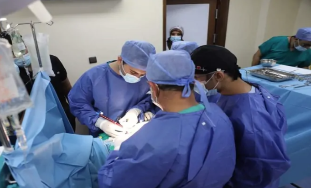 العيون.. إجراء أول عملية جراحية على القلب المفتوح