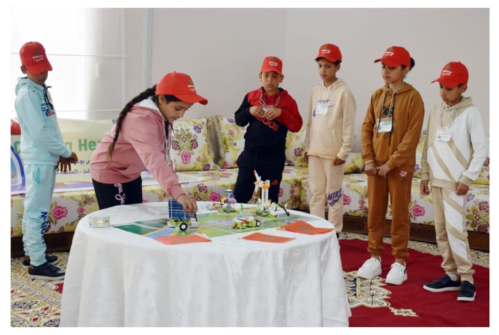 ميدلت: تلاميذ “تالخوخت” بأمرصيد يمثلون المغرب في “البطولة العربية للروبوت بقطر”