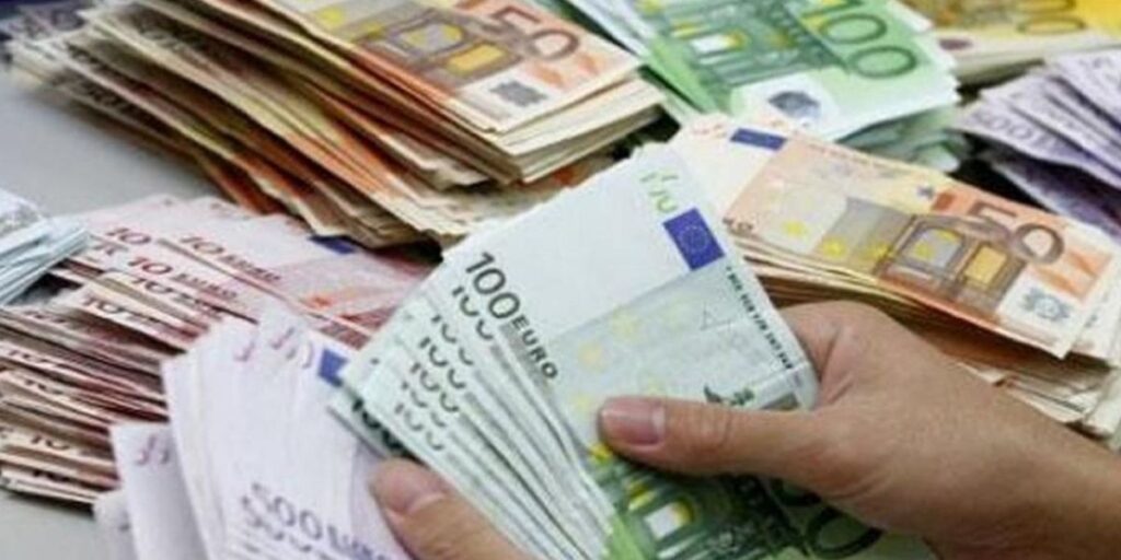 مكتب الصرف: تحويلات المغاربة المقيمين بالخارج تتجاوز 105,46 مليار درهم عند متم نونبر 2023