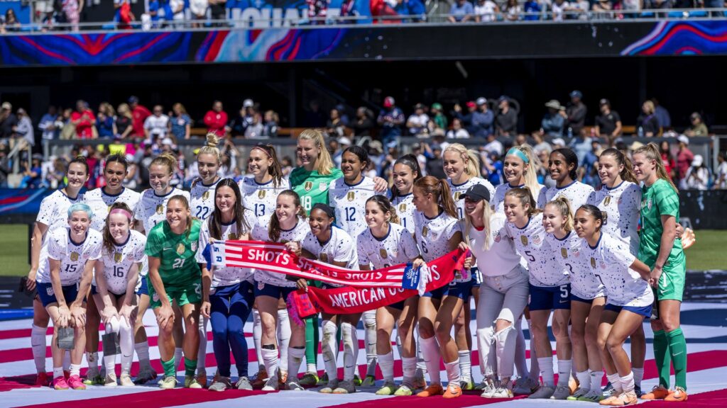 كأس العالم للسيدات على صفيح ساخن.. “أجواء سامة” وتحرش جنسي