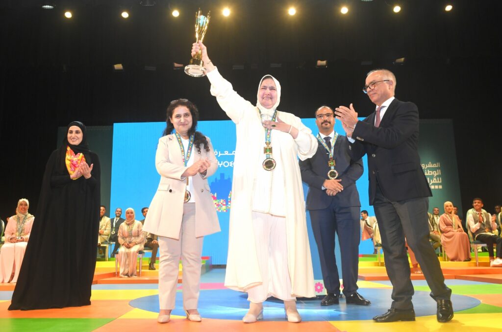 شكيب بنموسى يوزع الجوائز على الفائزين في منافسات الدورة الأولى للمشروع الوطني للقراءة