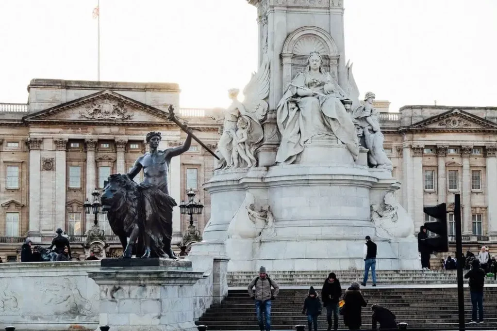 نظرة على تاريخ الفنون التقليدية: من الماضي إلى الحاضر