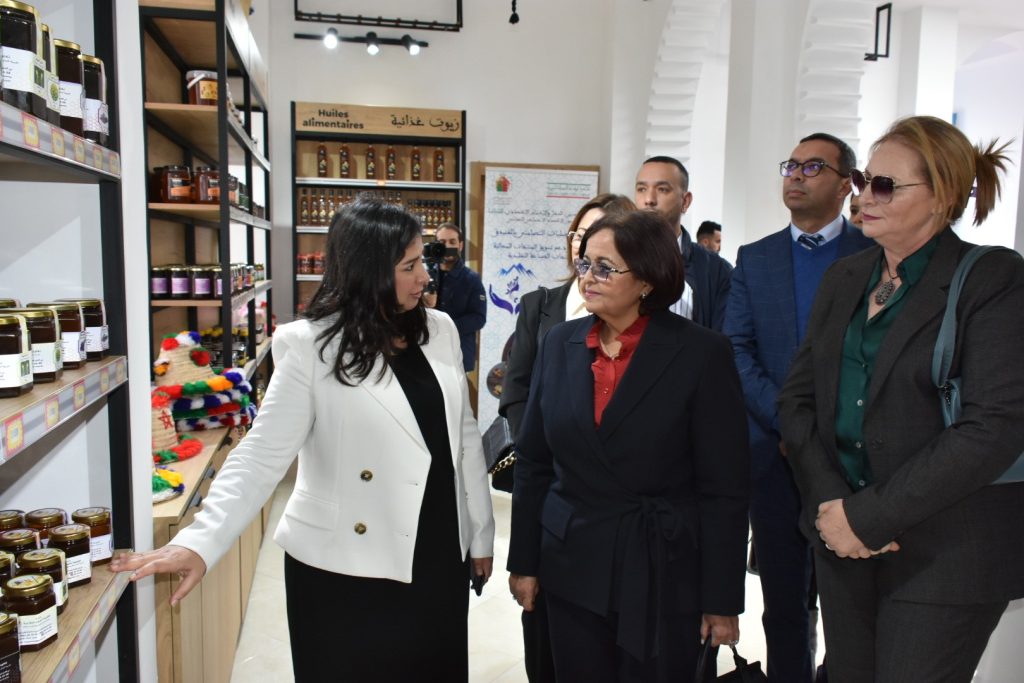 معرض الصناعة التقليدية والمنتوجات المجالية يفتتح أبوابه بالفنيدق