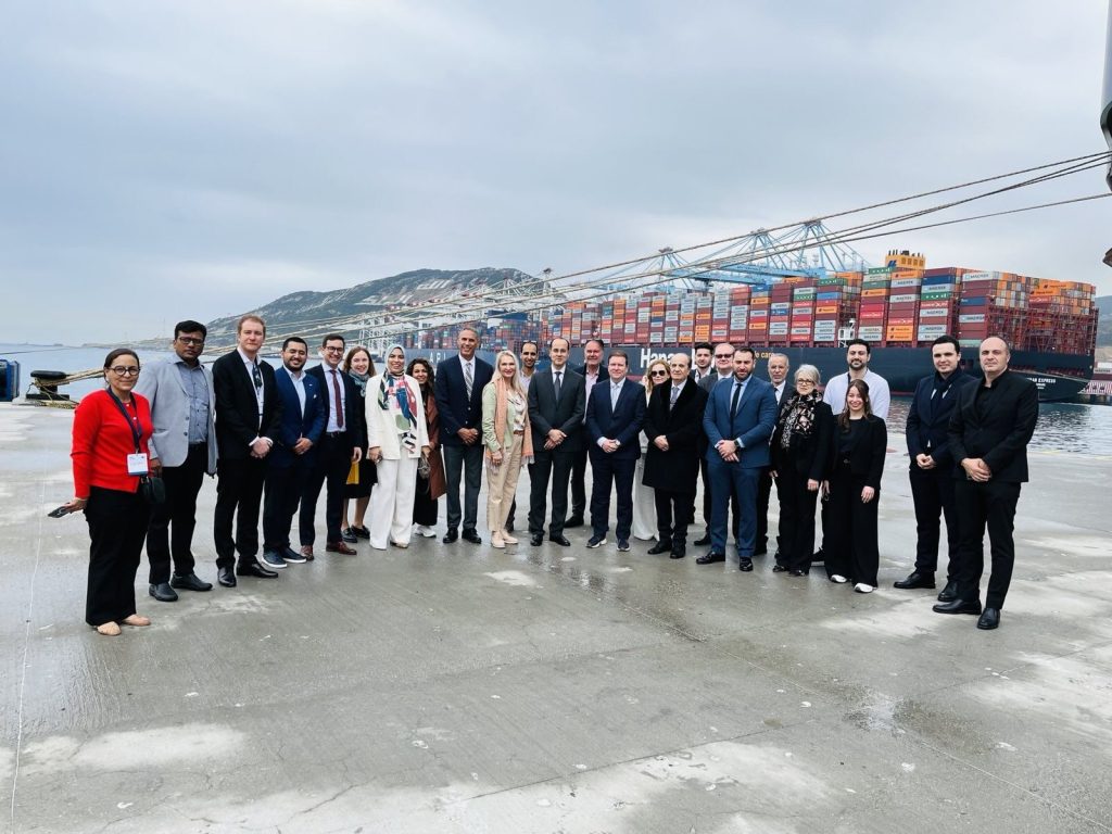 وزير التجارة الخارجية والتنمية الفنلندي يزور ميناء طنجة المتوسط