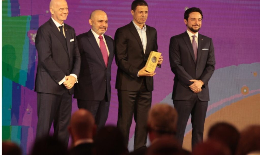 تكريم المدرب جمال السلامي في الذكرى الـ75 لتأسيس الاتحاد الأردني لكرة القدم