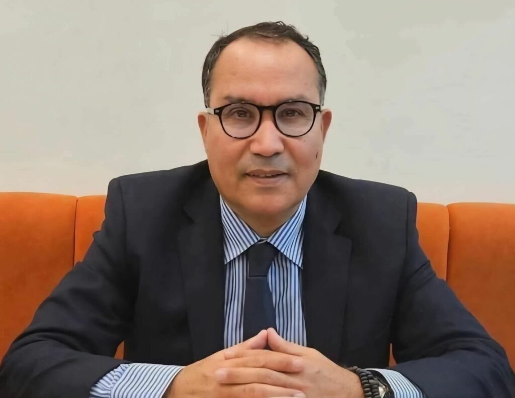 عنترة يكتب..المغرب بين سرعتين أو حين تتجاوز الدولة نخبها