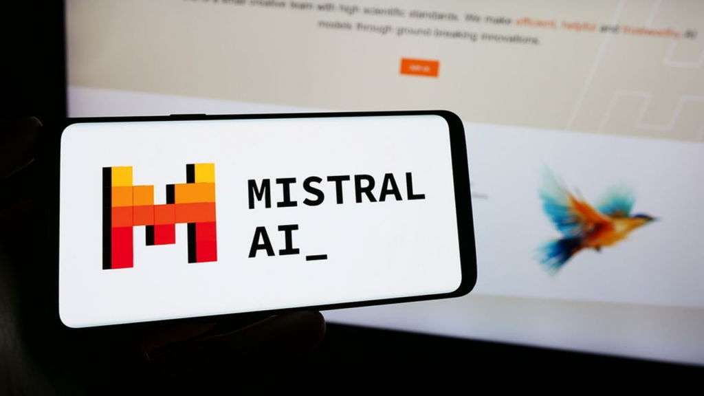 التجاري وفا بنك يقود مفاوضات متقدمة للاستثمار في شركة Mistral AI الفرنسية