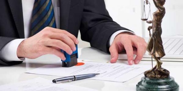 مشروع قانون المحاماة يُقلق الموثقين والمقاولات