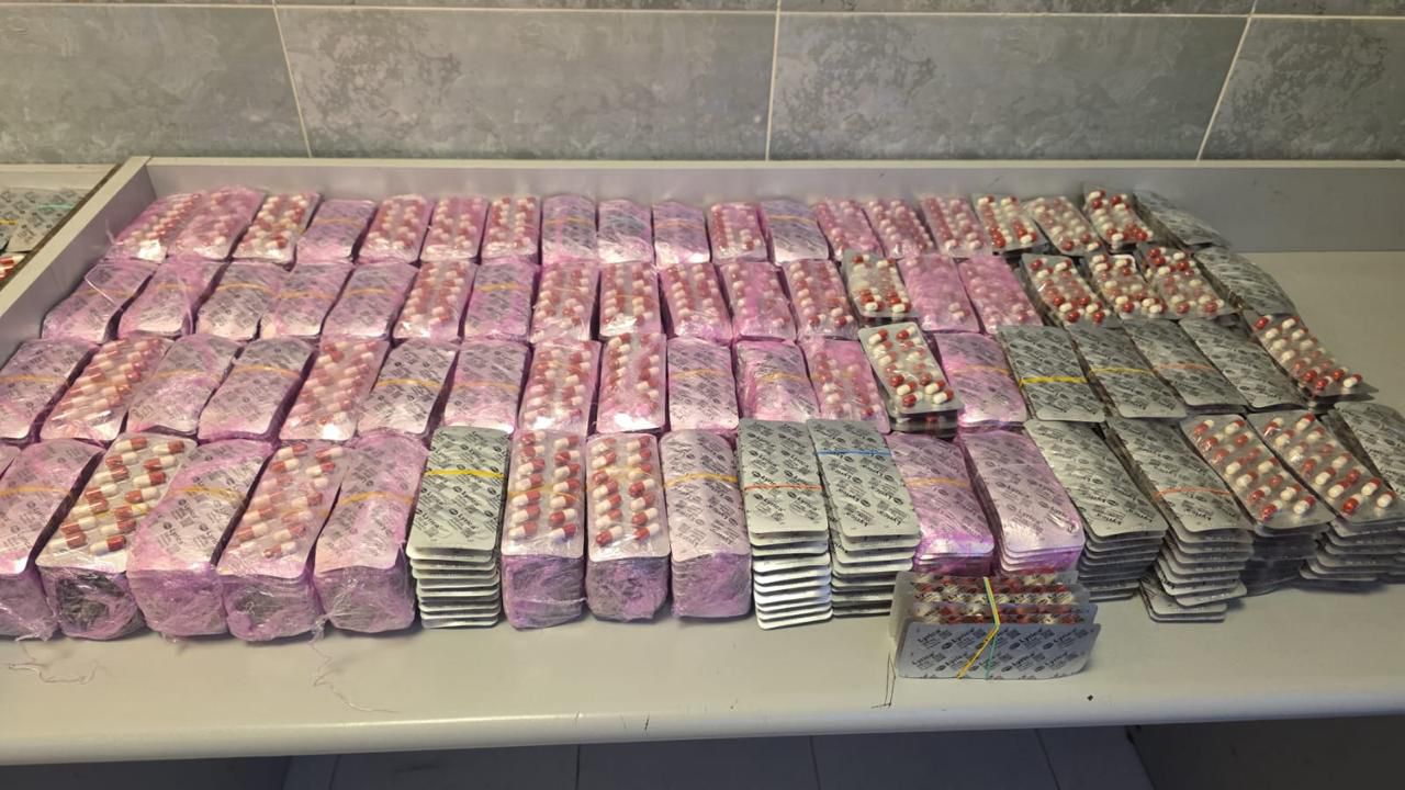 حجز أزيد من 17 ألف قرص مخدر و60 كلغ من “المعسل” المهرب وتوقيف سائق سيارة نفعية