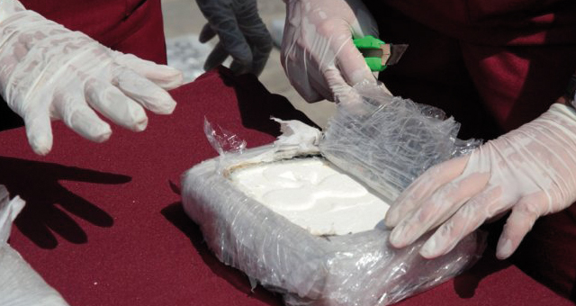 البيضاء..احباط محاولة تهريب 7 كيلوغرامات و330 غراما من الكوكايين بمطار محمد الخامس