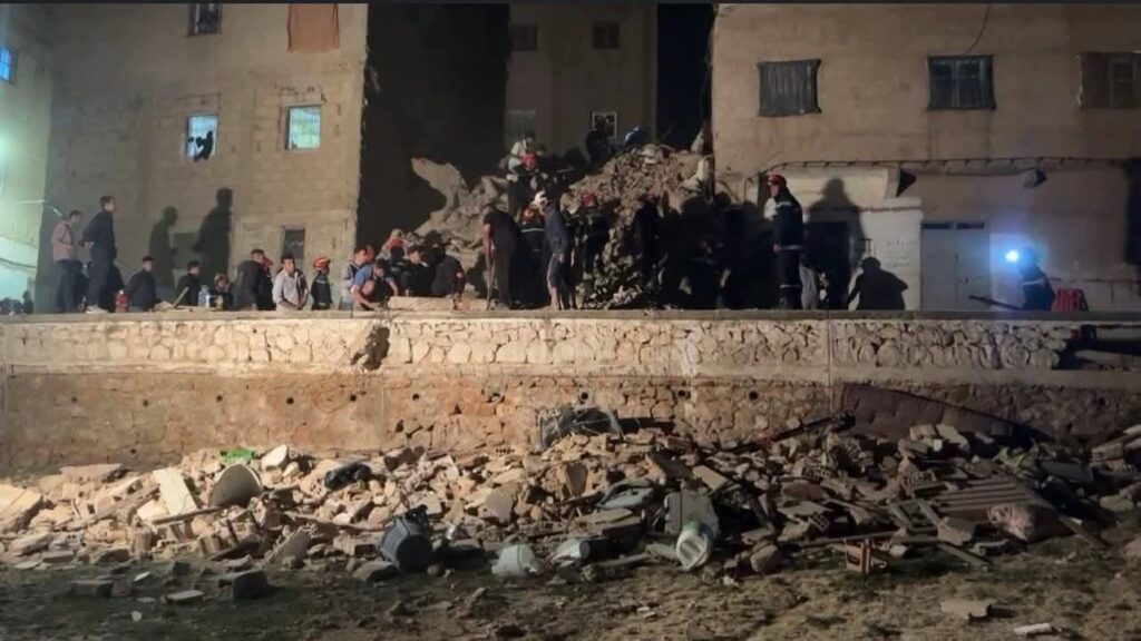 فاس.. انهيار منزل من 6 طوابق بعين النقبي واستنفار كبير للسلطات والوقاية المدنية