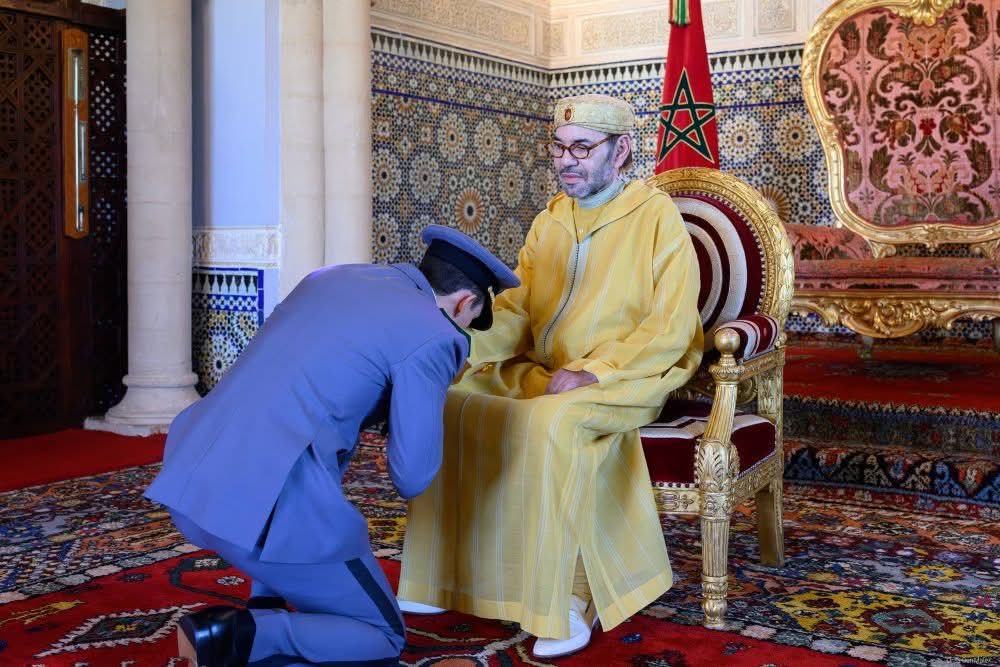 الملك محمد السادس يعيّن ولي العهد الأمير مولاي الحسن منسقاً لمصالح القيادة العامة للقوات المسلحة الملكية