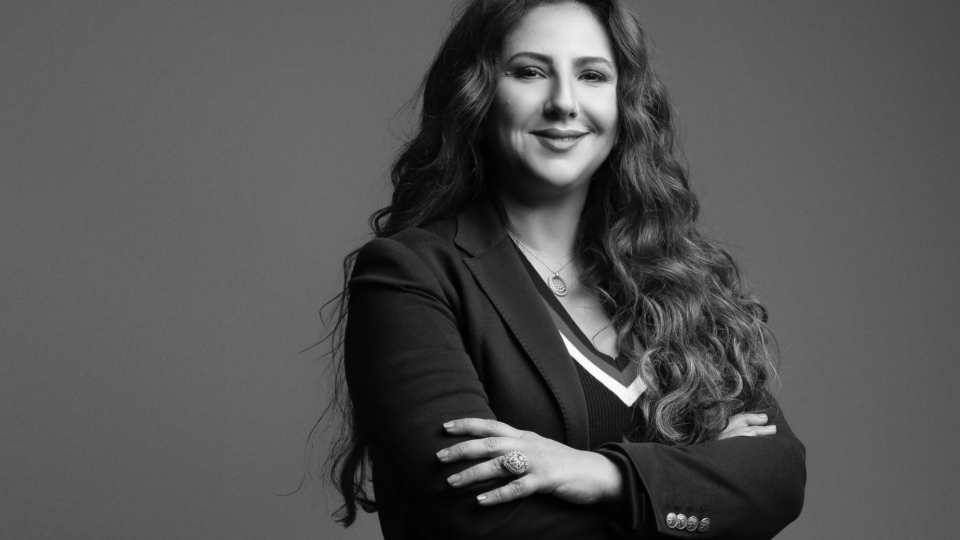 رحيل المصممة سميرة الحدوشي بعد مسيرة حافلة في عالم الأزياء المغربية