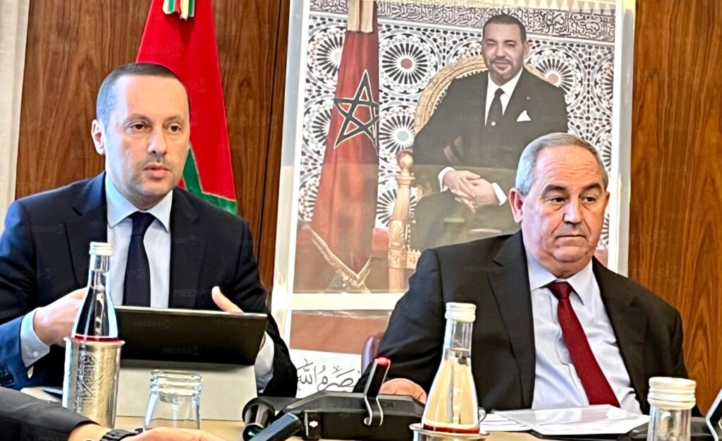 إصلاح جديد يغيّر مسار طلبة الطب والصيدلة وطب الأسنان.. تقليص “الالتزام” إلى 3 سنوات وتسريع التخصص