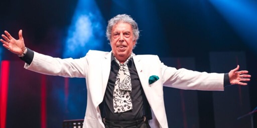 الملك محمد السادس يبعث برقية تعزية ومواساة إلى أسرة الموسيقار الراحل عبد الوهاب الدكالي