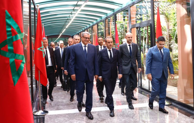 رئيس الوزراء الفرنسي: موقف باريس من مغربية الصحراء ثابت.. ونعمل على أول معاهدة ثنائية مع المغرب خارج الاتحاد الأوروبي