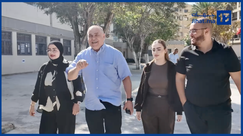 رفقة عائلته.. حسان البركاني يدلي بصوته في الانتخابات التشريعية