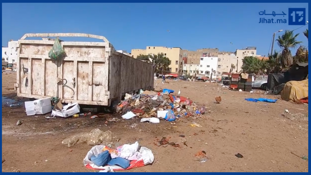ليساسفة بلا زواق… خمس سنين دازو، والأزبال والعشوائي كيهضرو: فين الأسواق والحدائق وملاعب القرب؟