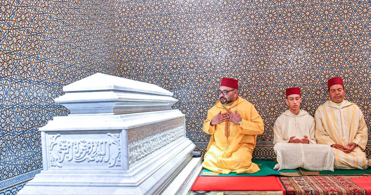 الملك محمد السادس يترأس اليوم بالرباط حفلا دينيا بمناسبة الذكرى 28 لوفاة الملك الحسن الثاني