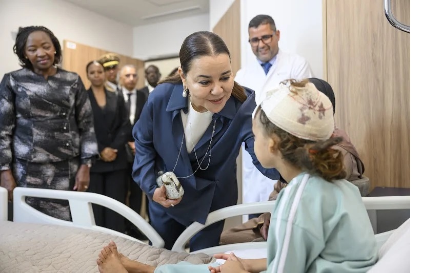 الأميرة للا أسماء تزور أطفالا مغاربة وبنميين ومؤسستها تتجاوز عتبة 1100 مغربي مستفيد مجانا من زراعة القوقعة