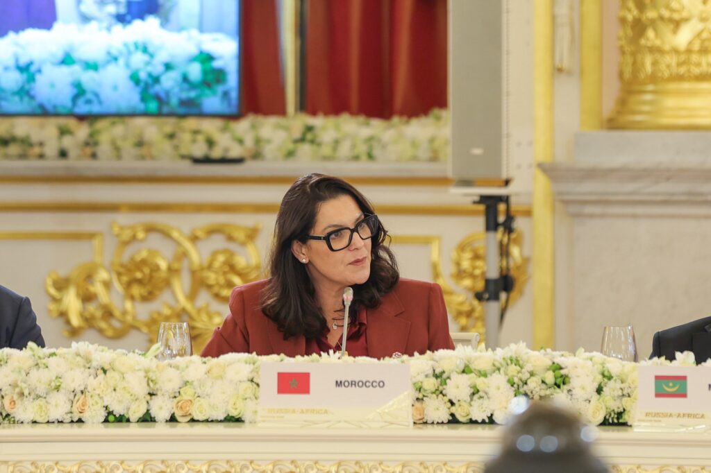 المنصوري من موسكو: الملك جعل إفريقيا أولوية قصوى في السياسة الخارجية للمغرب