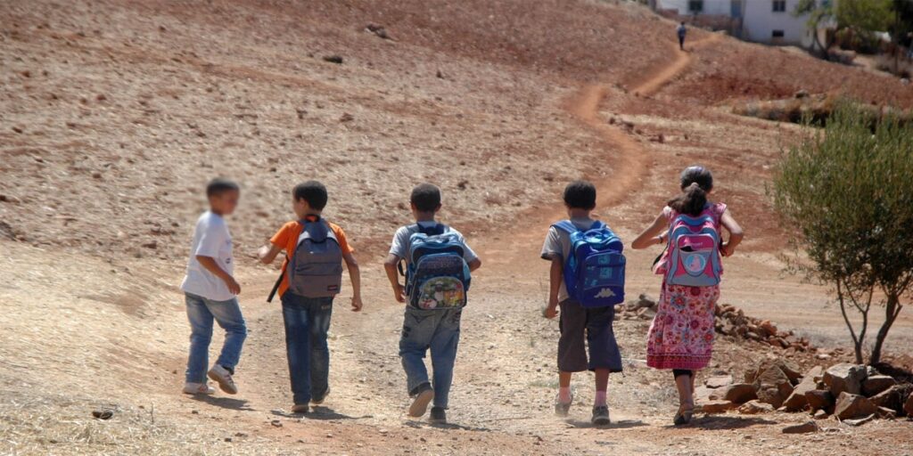 «صفر انقطاع».. هل تنجح حكومة المنصوري في إنقاذ المدرسة؟